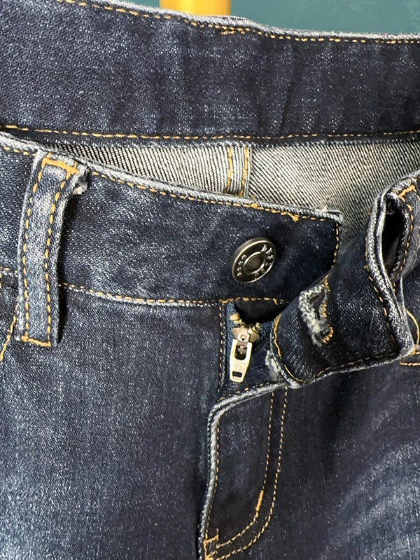 ブランドジーンズ着用イメージ